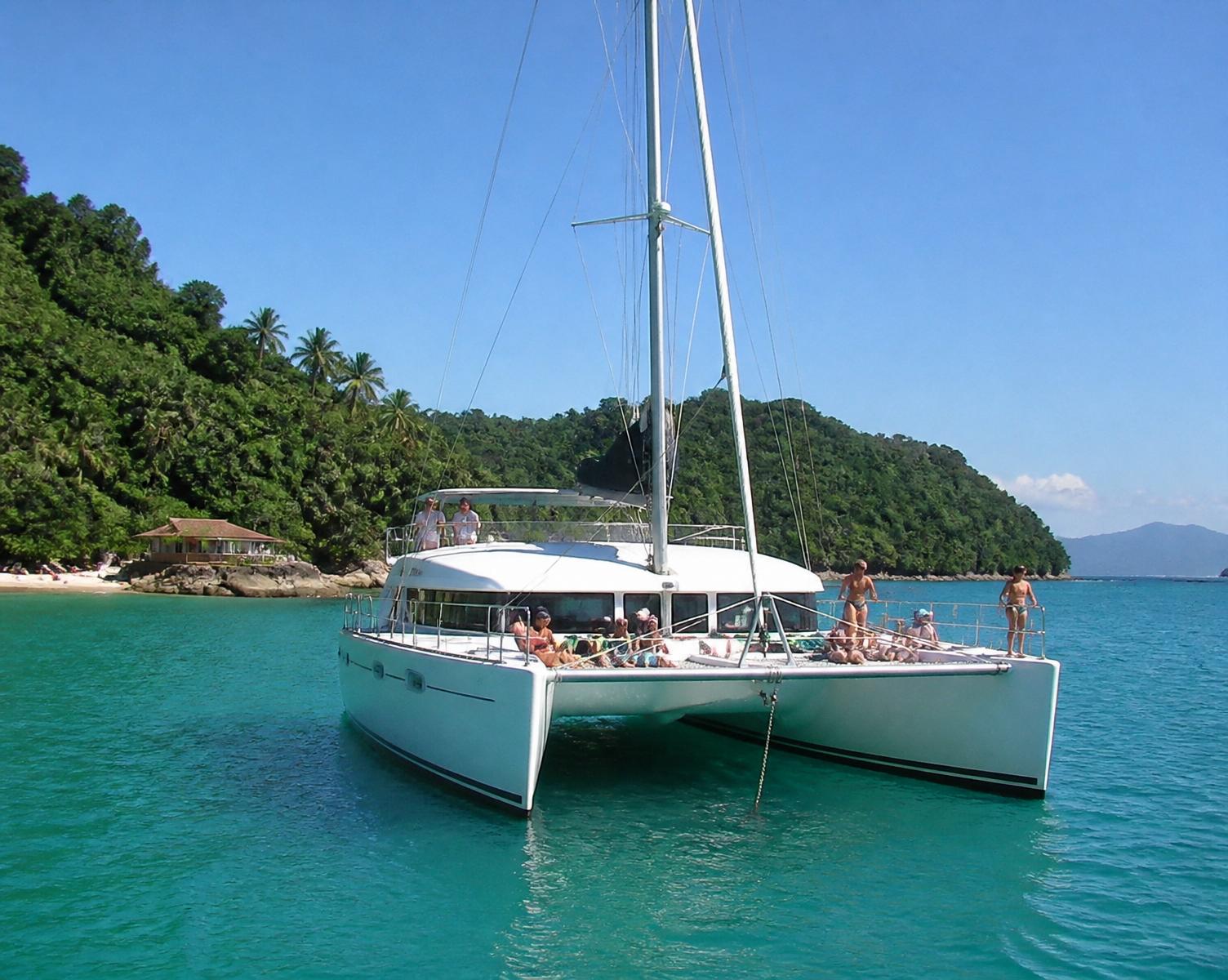 Catamarã 45'